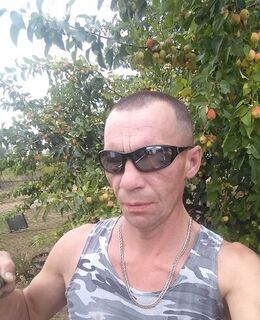 Юрий Петров